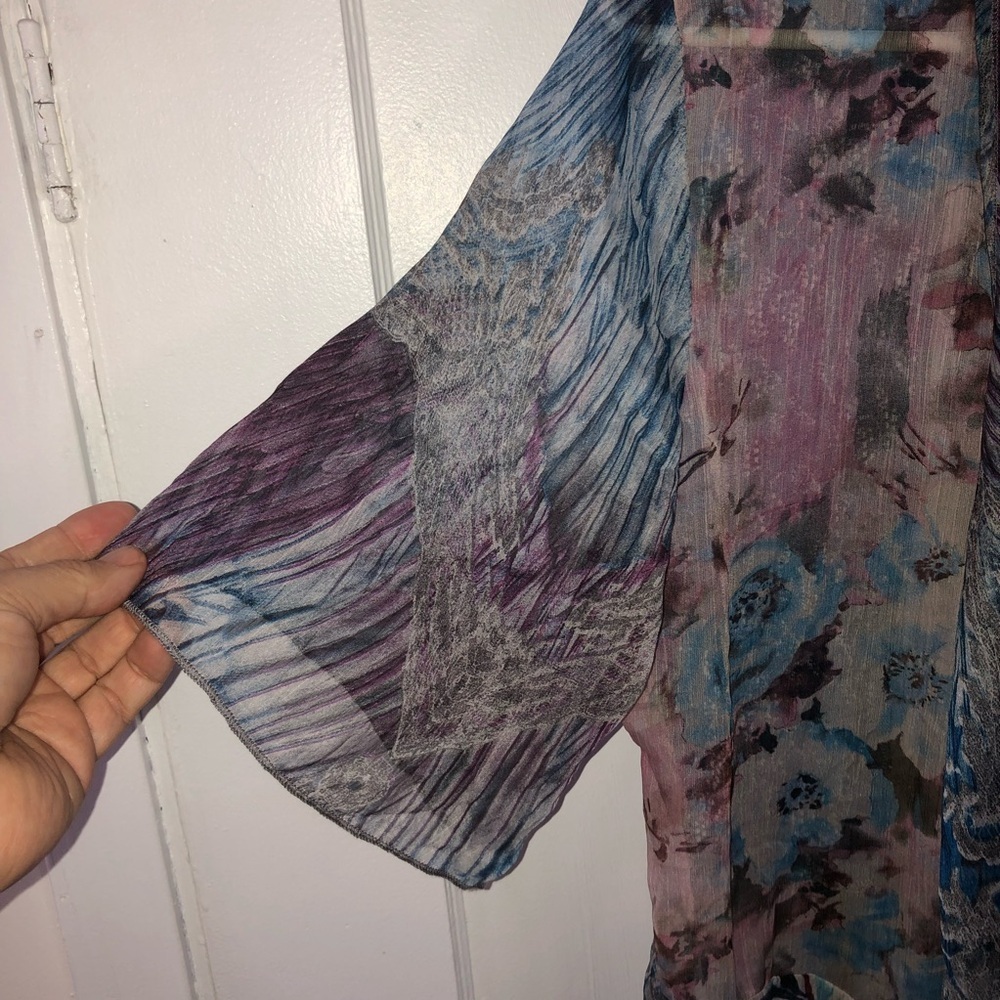VioletRuby sheer Floral over-blouse with blue lace-size medium- new or like new - Picture 3 of 9